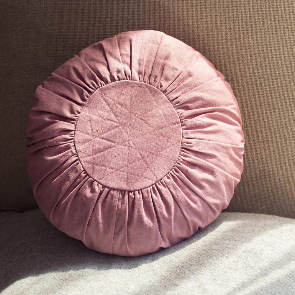Round Linen Cushion in Heather Pink