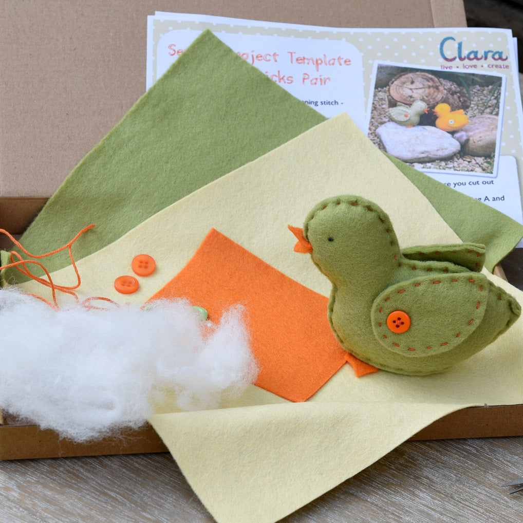 Sewing Kit - 2 Chicks