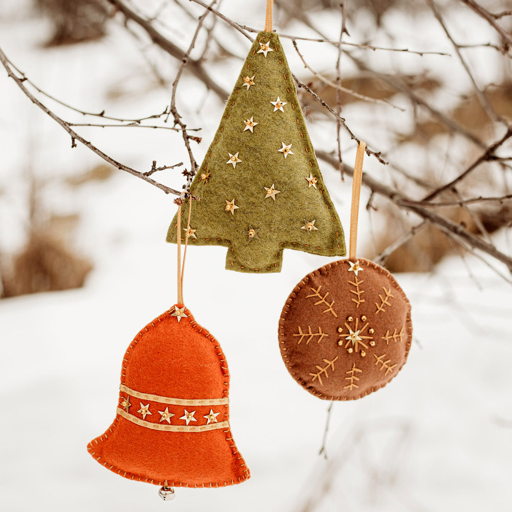 Christmas felt sewing kit. Bell, bauble, bell.