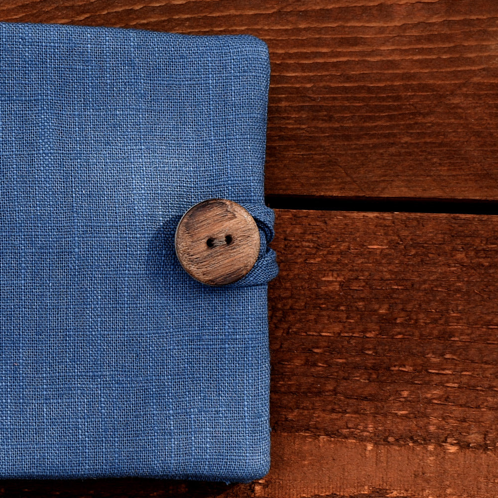 Linen Needle Case blue closeup
